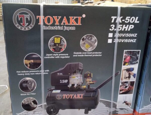 Vista de la caja del Compresor 50 litros 3,5 HP monofásico. TOYAKI