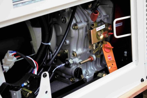 interior del Generador Diesel Insonoro