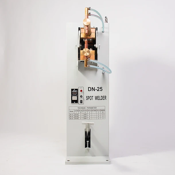 Soldadora al Punto DN-25 vista de frente